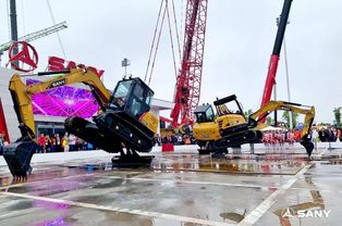 現(xiàn)代學(xué)徒制班參觀長沙國際工程機(jī)械展 理論與實(shí)踐的交融之旅